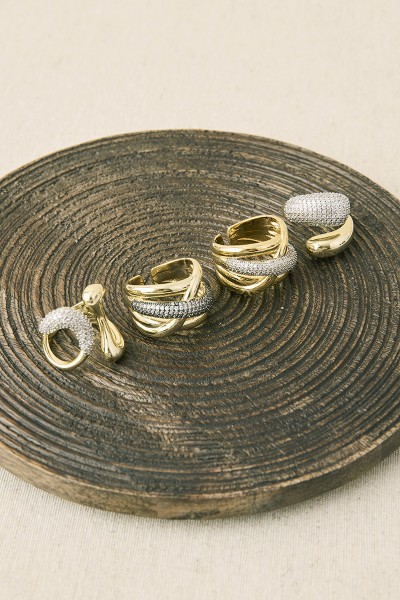 Anillo Entrelazado con Cristales