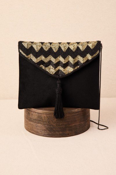 Bolso con Solapa Bordada Zigzag