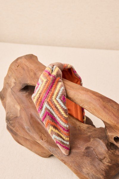 Diadema bordadas en hilos