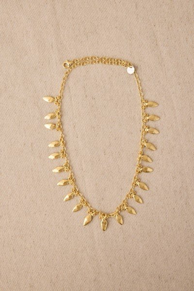 Collar lágrimas piedras y latón 