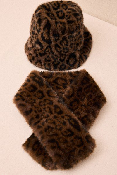 Gorro y Cuello de Pelo Animal Print