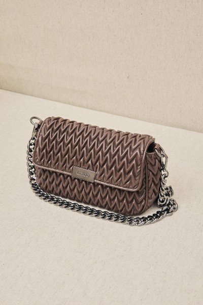 Bolso Plisado con Solapa