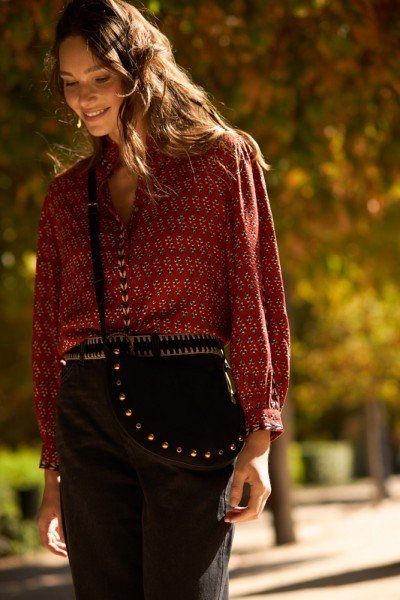 Bolso Media Luna con Tachuelas