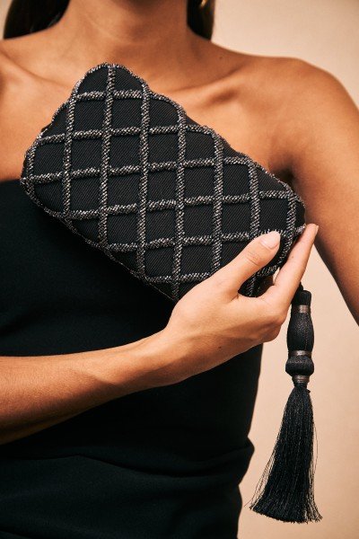 Clutch Bordado con Pompón