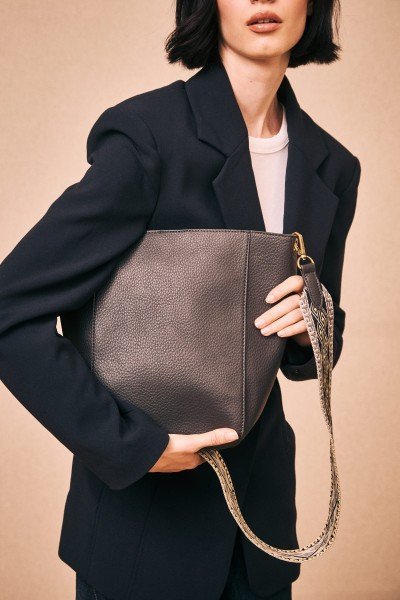 Bolso Cubo con Asa Tejida