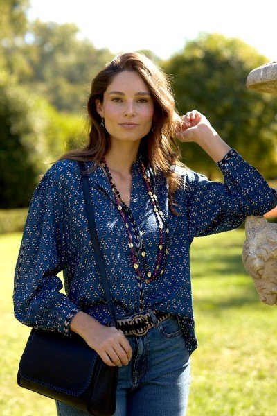 Blusa estampada con bordado de espiga 