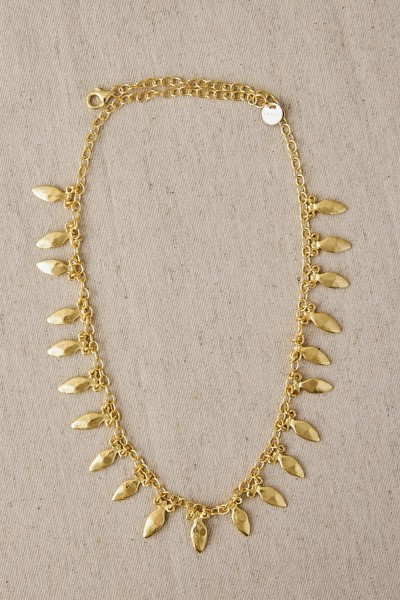 Collar lágrimas piedras y latón 