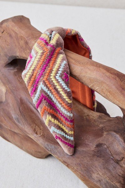 Diadema bordadas en hilos