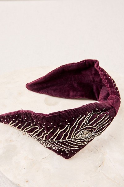 Diadema granate con bordado de pluma