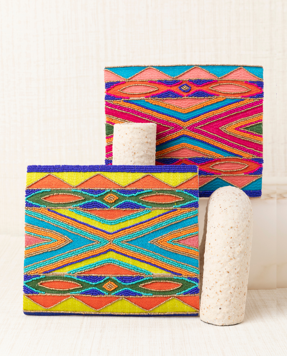 Bolso Cartera Bordado Resinas Fucsia