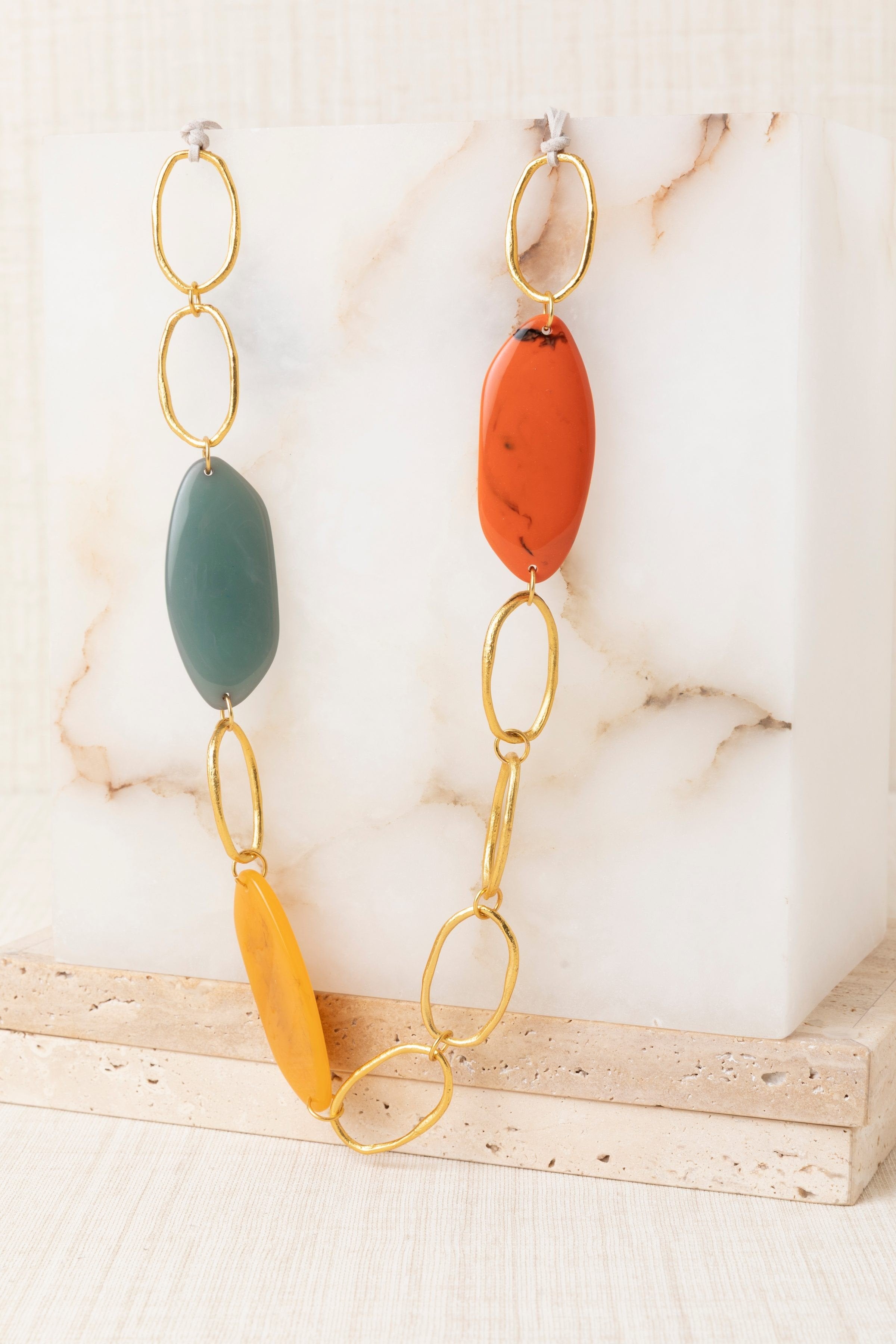 Collar Largo Resinas Tres Colores Coral