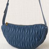 Bolso Plisado Medialuna Azul