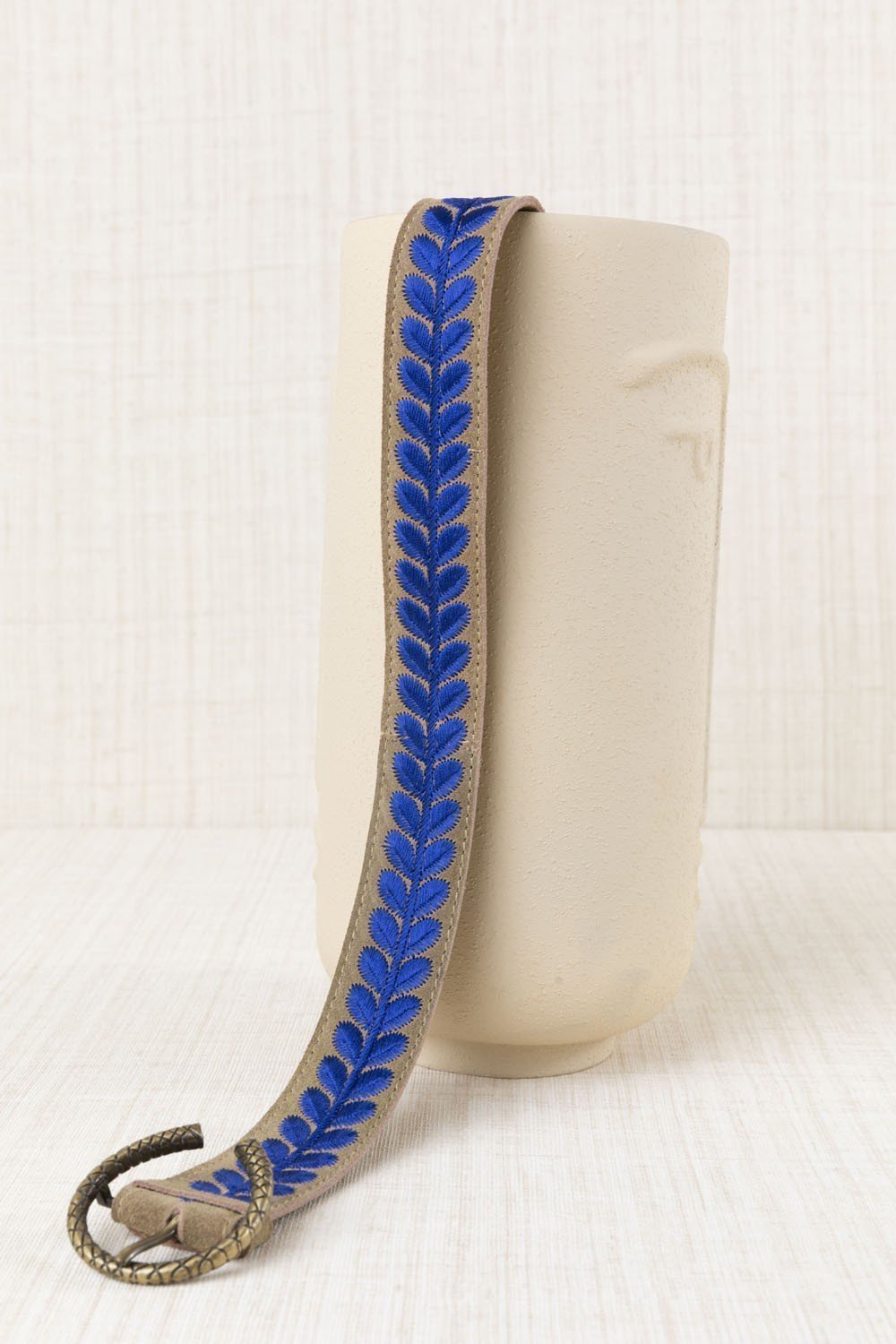 Cinturón Bordado Hojas Azul