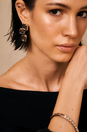 Pendientes Dorados Cruz Cristales Gris