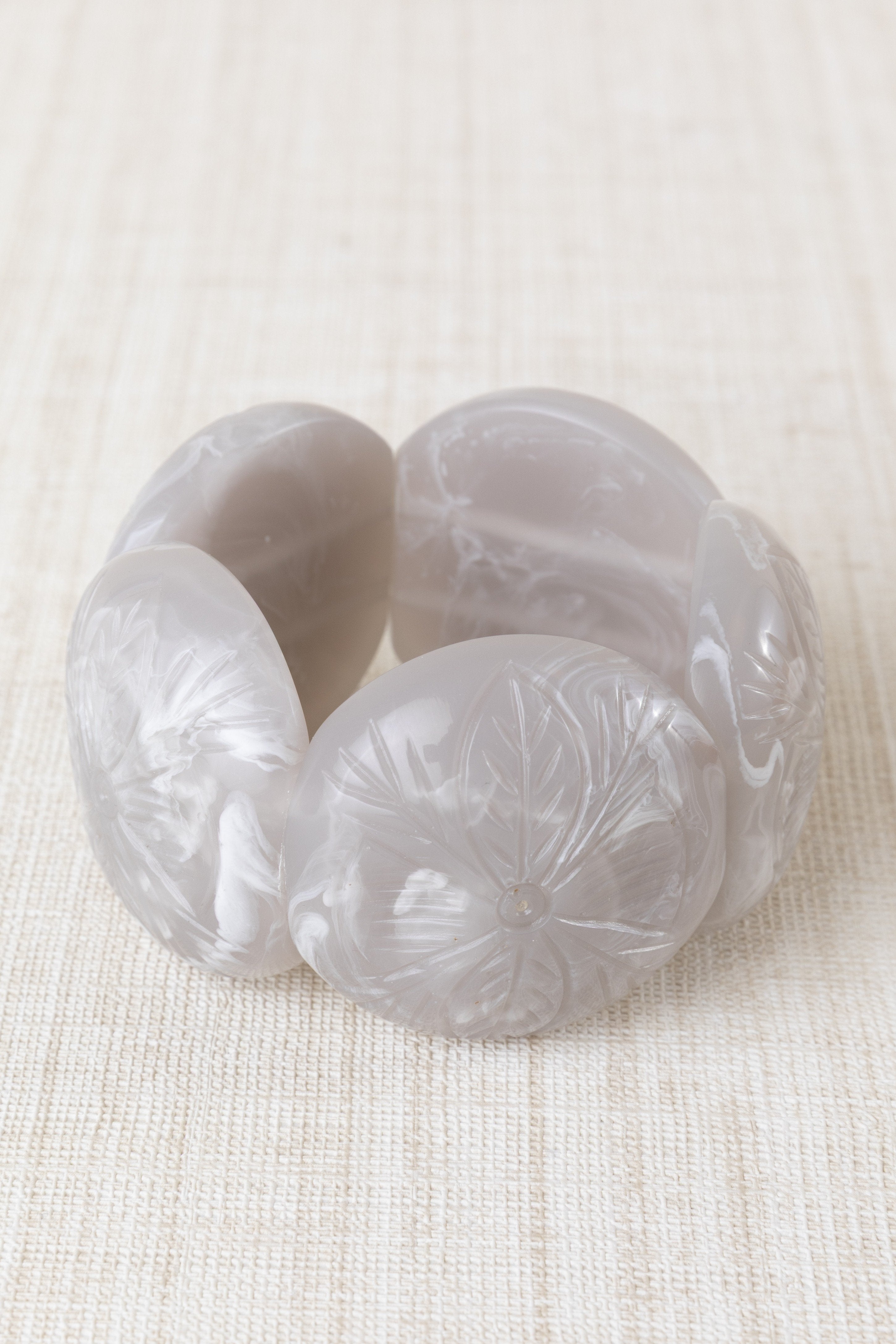 Pulsera Tallada Gris
