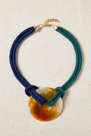 Collar Medallón de Asta Azul