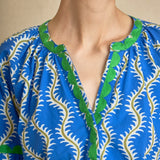 Blusa Ondas Bordada Azul