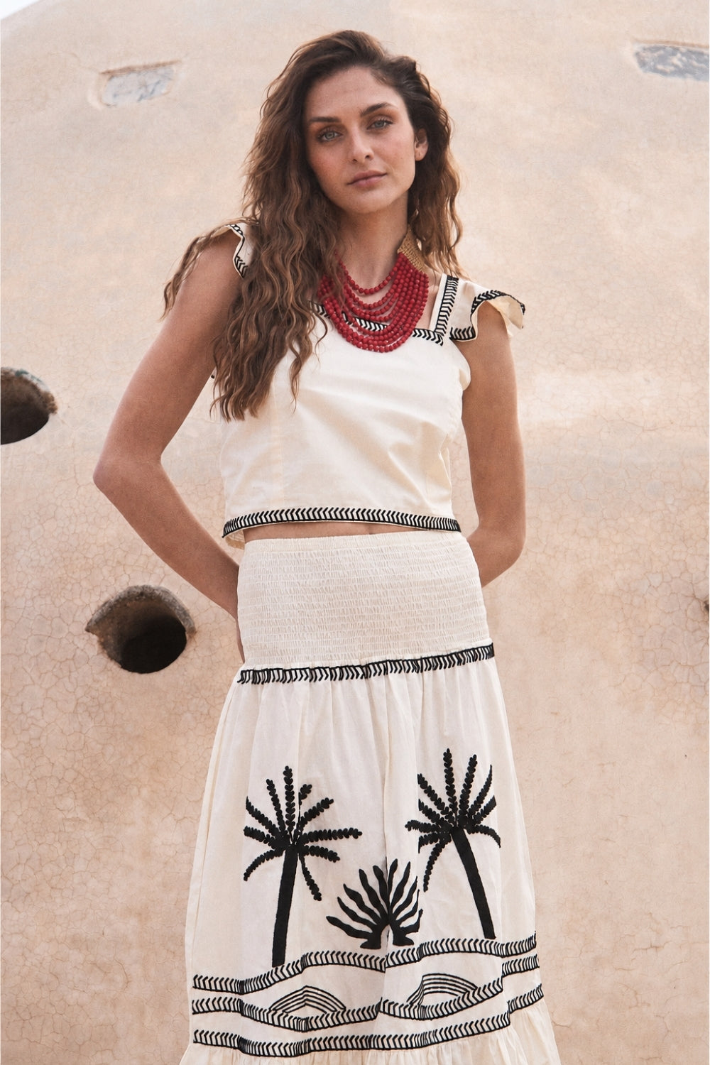Conjunto Top-Falda Bordado Palmeras Crema