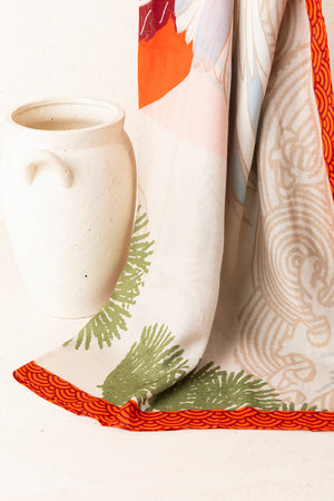 Fular Estampado Grulla Beige