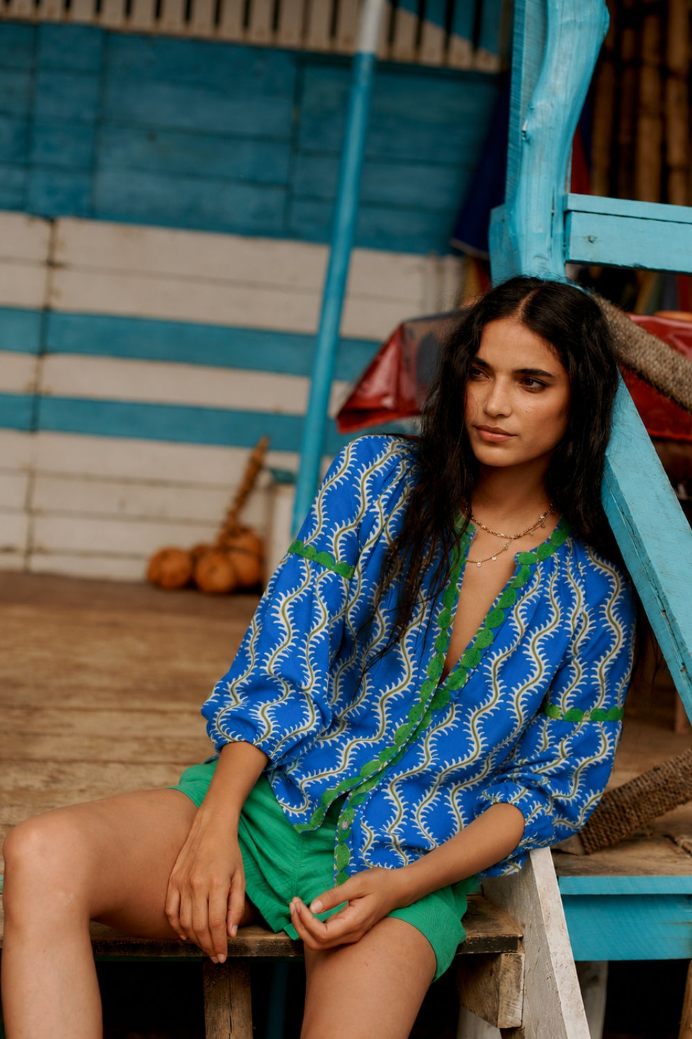 Blusa Ondas Bordada Azul
