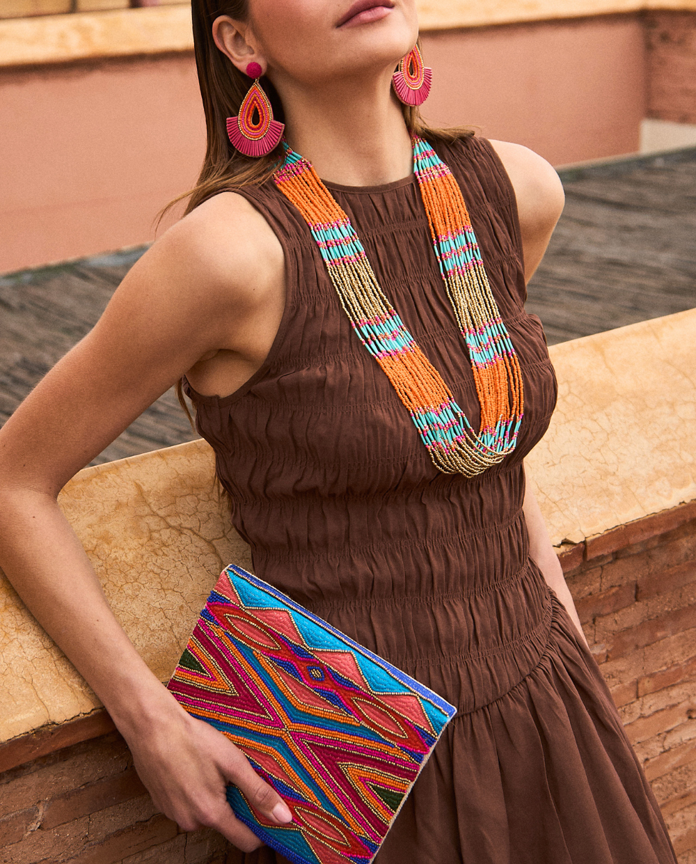 Bolso Cartera Bordado Resinas Fucsia