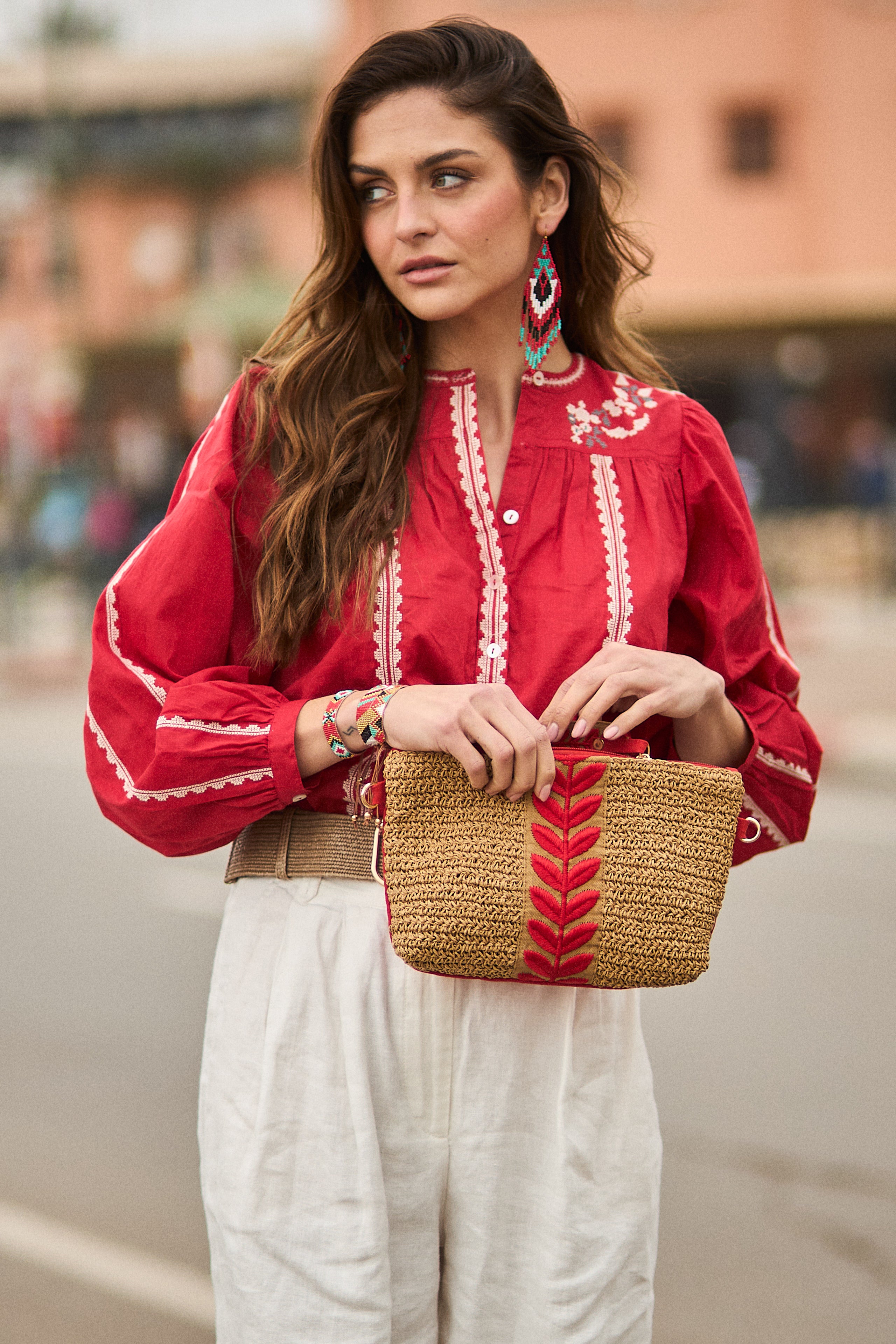 Bolso Mano Cinta Bordada Rojo