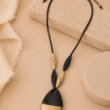 Collar largo de asta con colgante lágrima