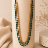 Collar largo triple resina mostaza
