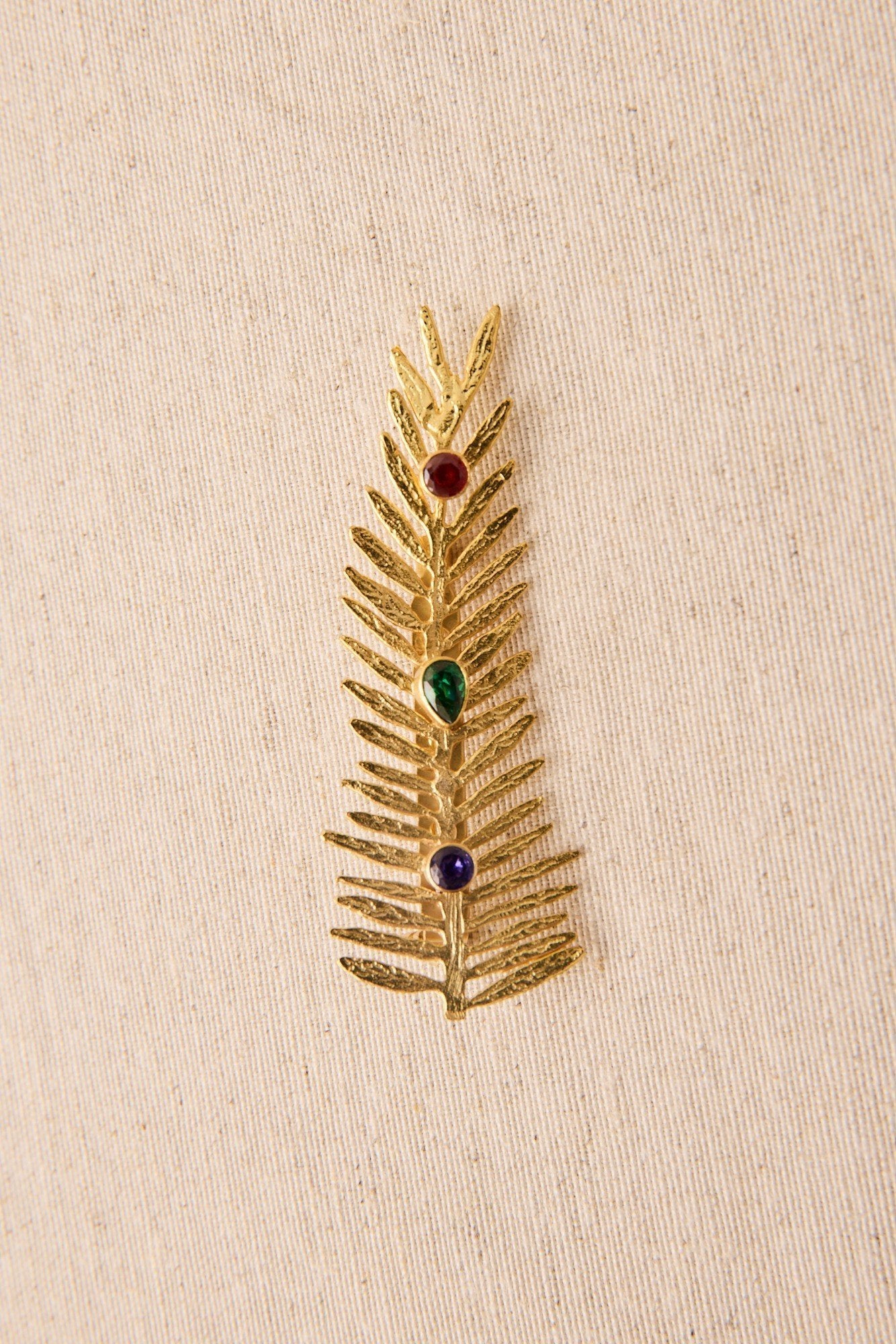 Broche Hoja con Cristales Multi