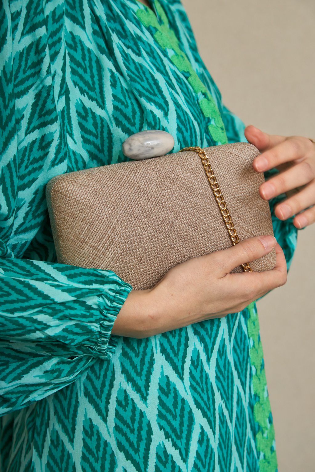Bolso Clutch Rafia Camel