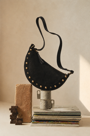 Bolso Media Luna con Tachuelas Negro