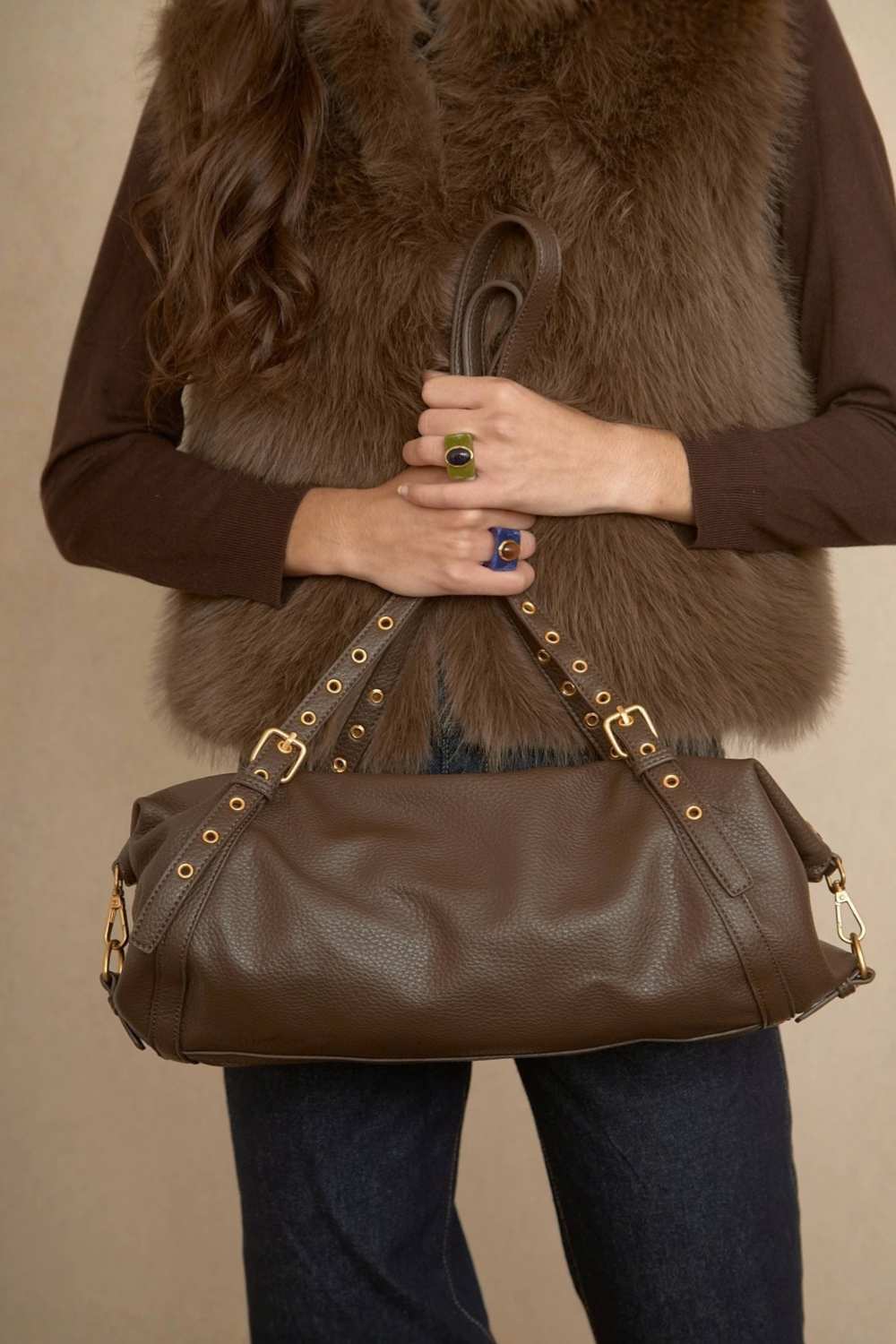Bolso Bowling Tachuelas Chocolate