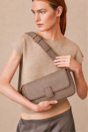 Bolso Solapa Ribete Croche Gris