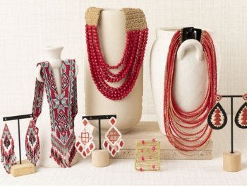 Joyas>        </div>
    </div>
</div>                                </div>
                            </div>
                                            </div>
                                    <div class=